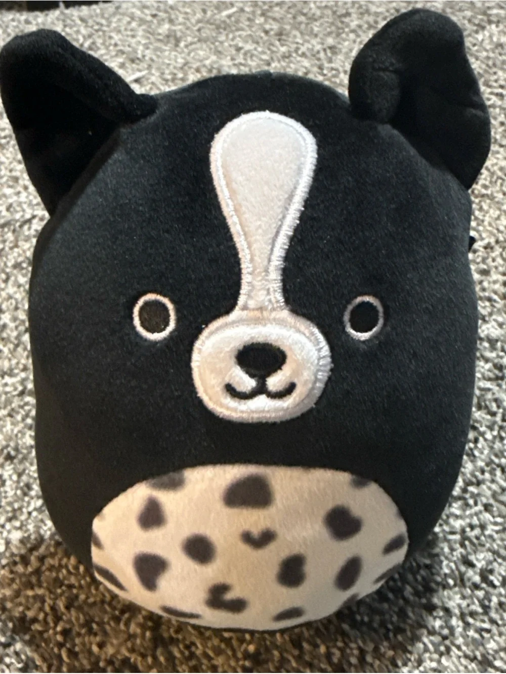 Squishmallows Monty The Black And White Border Collie 5